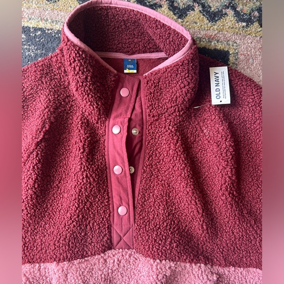 Sherpa Pullover - Picture 3 of 3